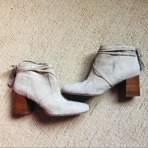 Via Spiga Block Heel Suede Bootie-Bone-Size 8.5 M